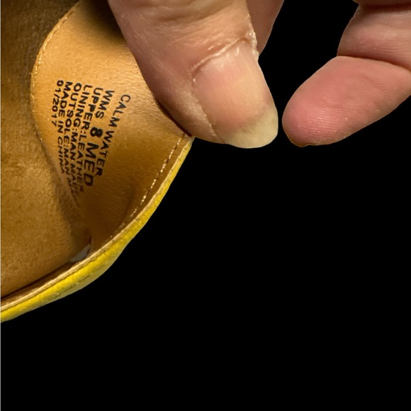 ♥️  Yellow Calmwater Sandals Kenneth Cole Reaction Size 8 - Picture 6 of 7